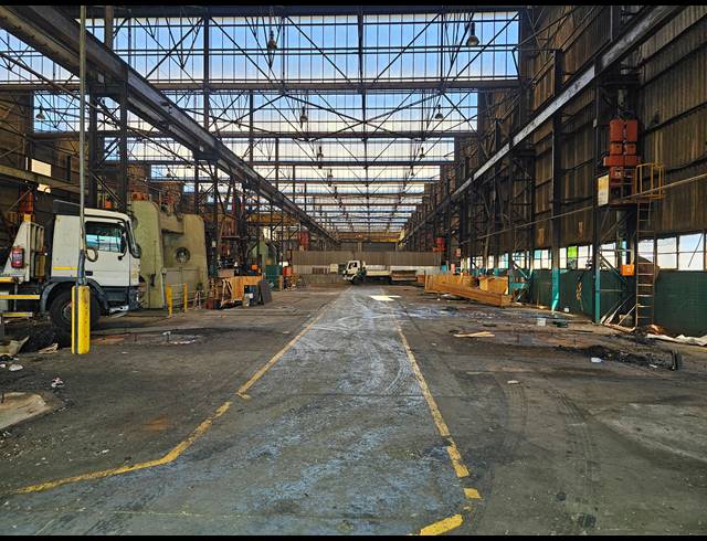 4,142M² FACTORY TO LET IN DUNCANVILLE